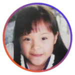 Mar Maldonado.  Joven con síndrome de Down, y eso no define su identidad, tan encantadora y necia, tan inocente y pilla, tan amorosa y fastidiosa, tal como el resto de los seres humanos.