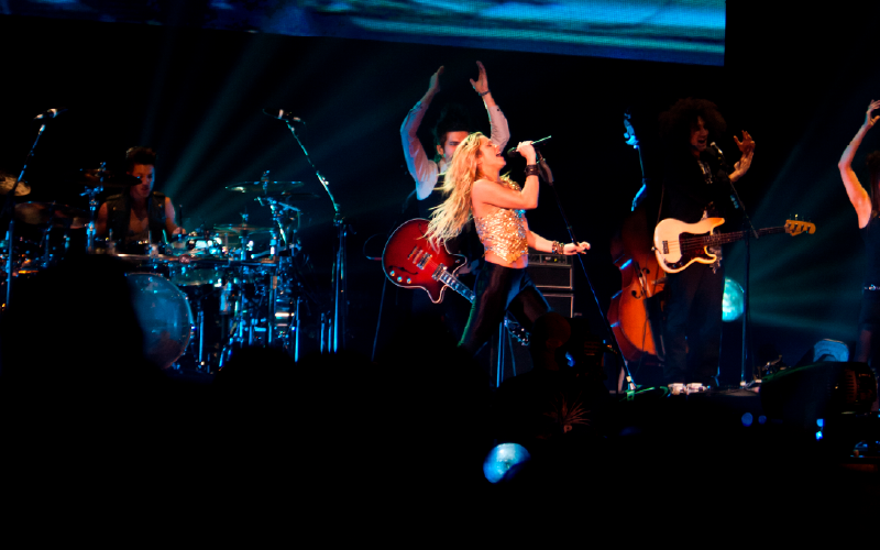 Shakira durante su concierto en Cali en octubre de 2025 como parte de su gira Las Mujeres Ya No Lloran Tour.
