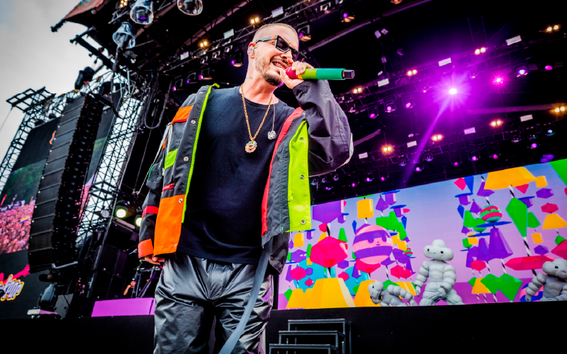 Festival Made in Medellín 2025 con J Balvin celebrando el talento local y la cultura urbana de la ciudad.