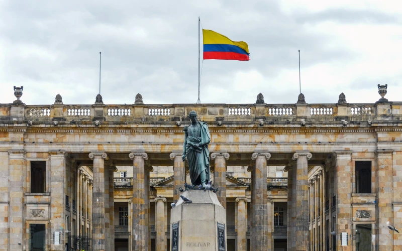 ¿Qué es el Estado, cómo está conformado y cuáles son las funciones de sus funcionarios en Colombia?