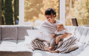 ¿Licencia de maternidad de 6 meses en Colombia? Una demanda ante la Corte Constitucional